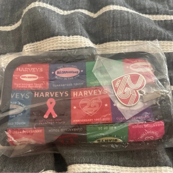 Harveys Multicolor Logo Wallet - Picture 2 of 2